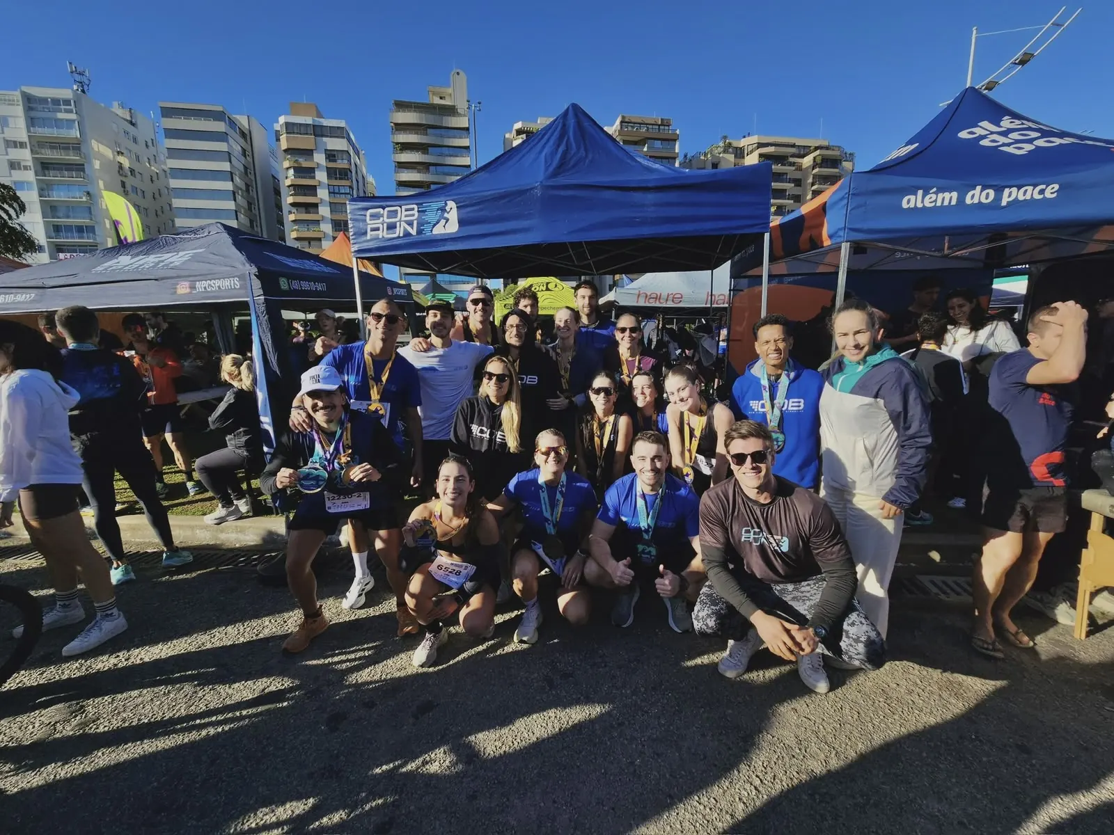 Equipe COB Run reunida no dia da prova